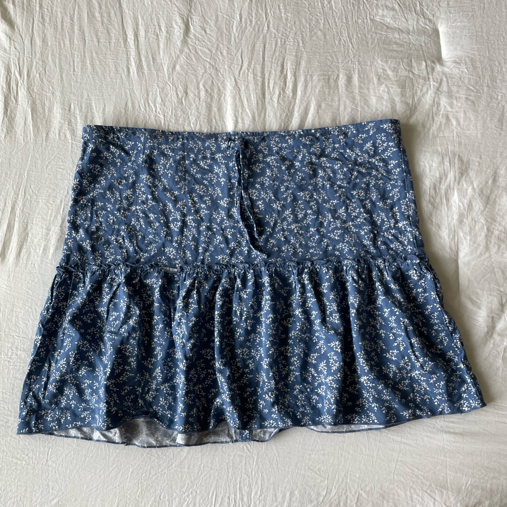COPY - NWT Brandy Melville blue/ white floral adjustable skirt